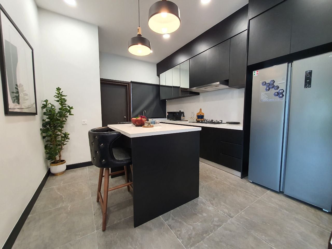 photo_6197500803422470613_y